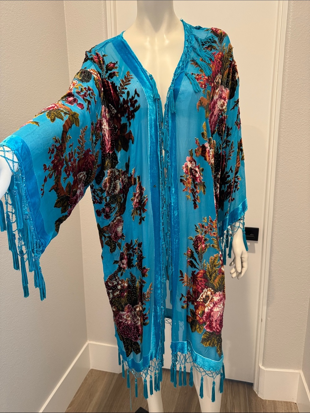 Suzanne Somers Turquoise Floral Velvet Burnout Fringe Kimono